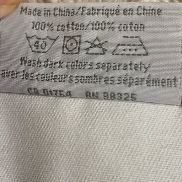 GINGERBREAD HOUSE KIDS APRON - Picture 4 of 4